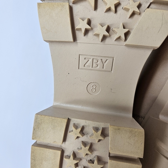 ZBY Ankle Boots Womens Sz 8 Beige Faux Suede Sock Pull On Chunky Sole Winter - Picture 8 of 9